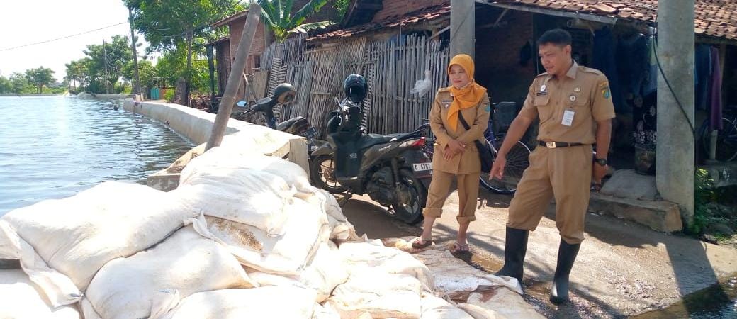 Pemkot Pekalongan Pasang Sandbag di Titik Tanggul Jebol Sungai Bremi