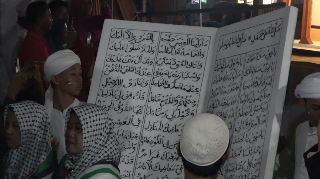 Kemeriahan Kirab Maulid Nabi Muhammad SAW Di Masjid Jami