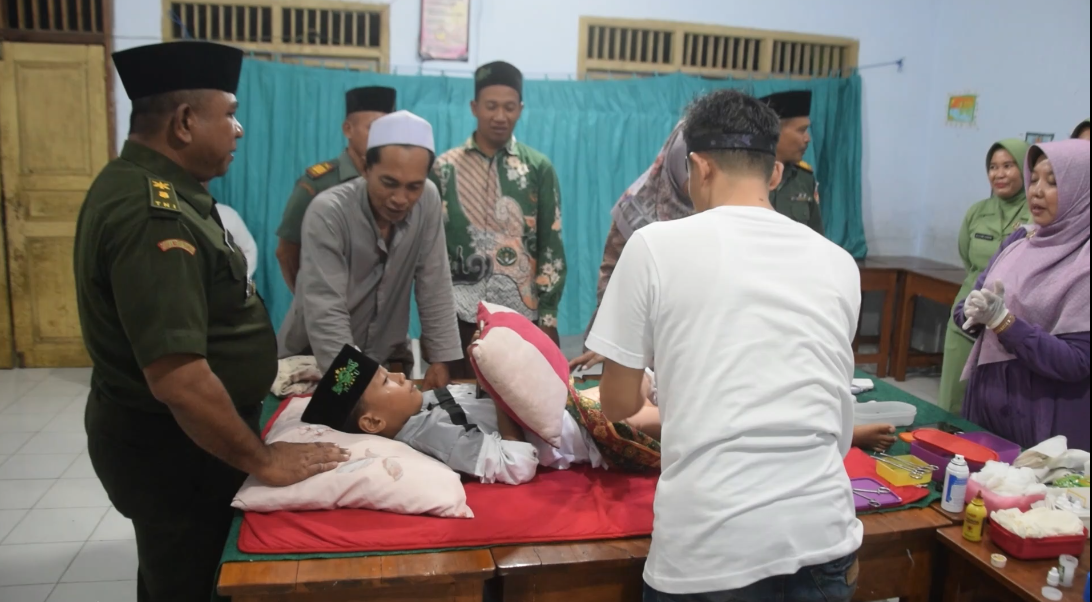 Kodim Pekalongan Gelar Khitanan Massal Di Pajomblangan