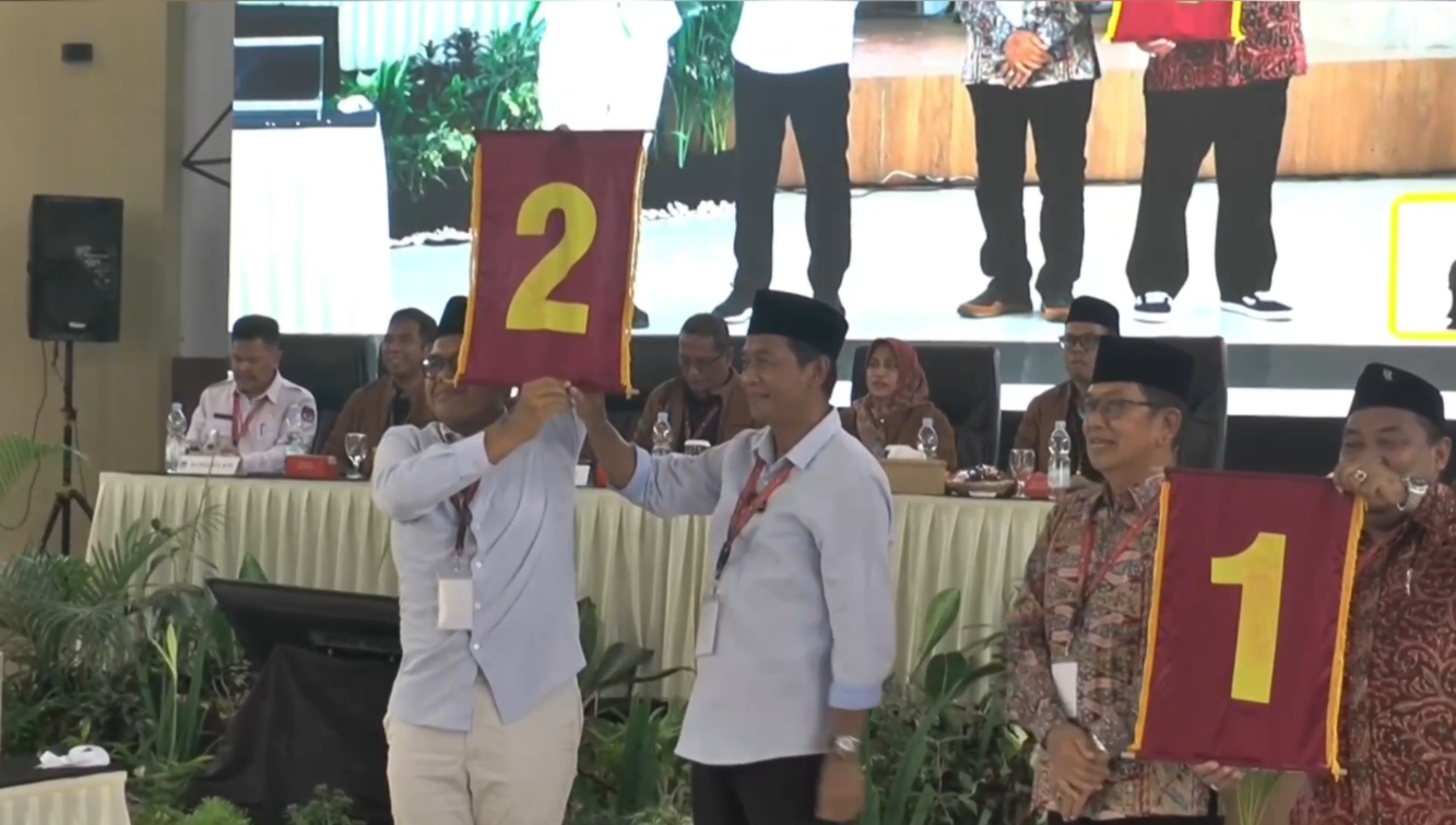 Adu Strategi Raih Kemenangan , Dua Paslon Bupati Wakil Bupati Batang Langsung Turun Ke Masyarakat