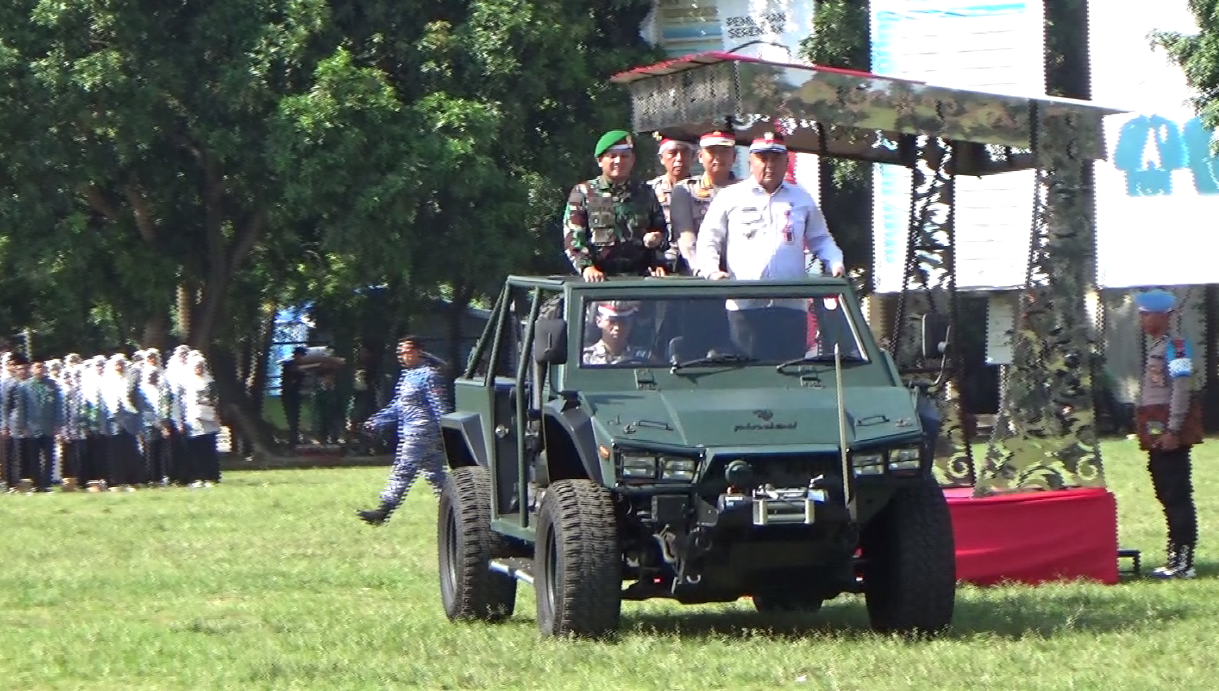 Plt Walikota Pekalongan Inspektur Apel Merah Putih dan Ikrar NKRI