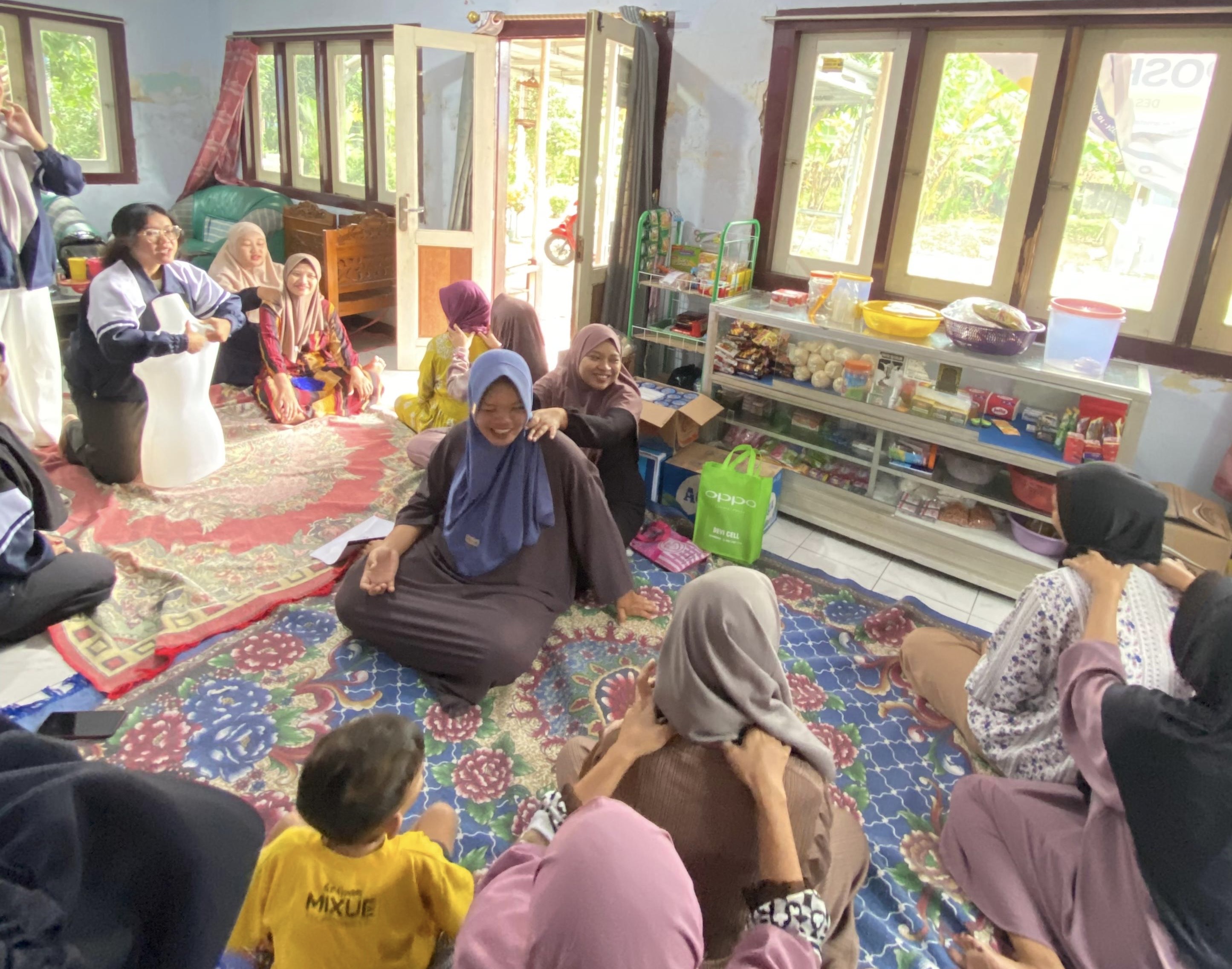 KKN Unikal Desa Klunjukan: Pijat Laktasi dan MPASI Kreatif untuk Cegah Stunting