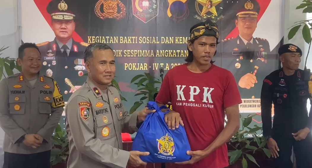Serdik Sespimma Polri Angkatan Ke-72 Pokjar Iv Lakukan Bakti Sosial Di Kota Pekalongan