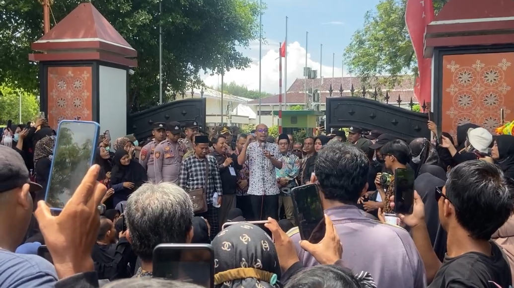  Azmi Janji Proses Anggota Dprd Yang Terbukti Terlibat Kasus Bmt Mitra Umat