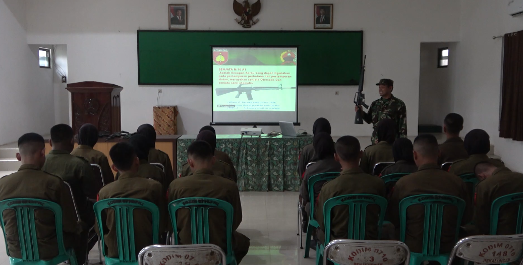 Kodim Pekalongan Bekali Calon Menwa Dengan Ilmu Peta Kompas Dan Senjata Ringan