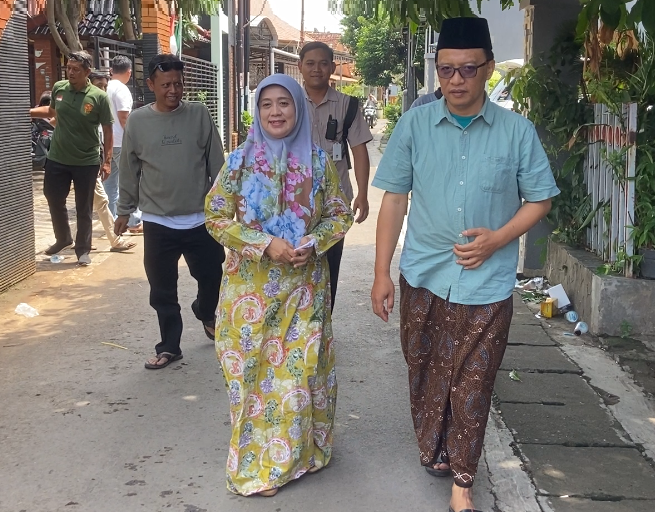 Jalan Kaki Ke Tps, Mutarom Targetkan Kemenangan