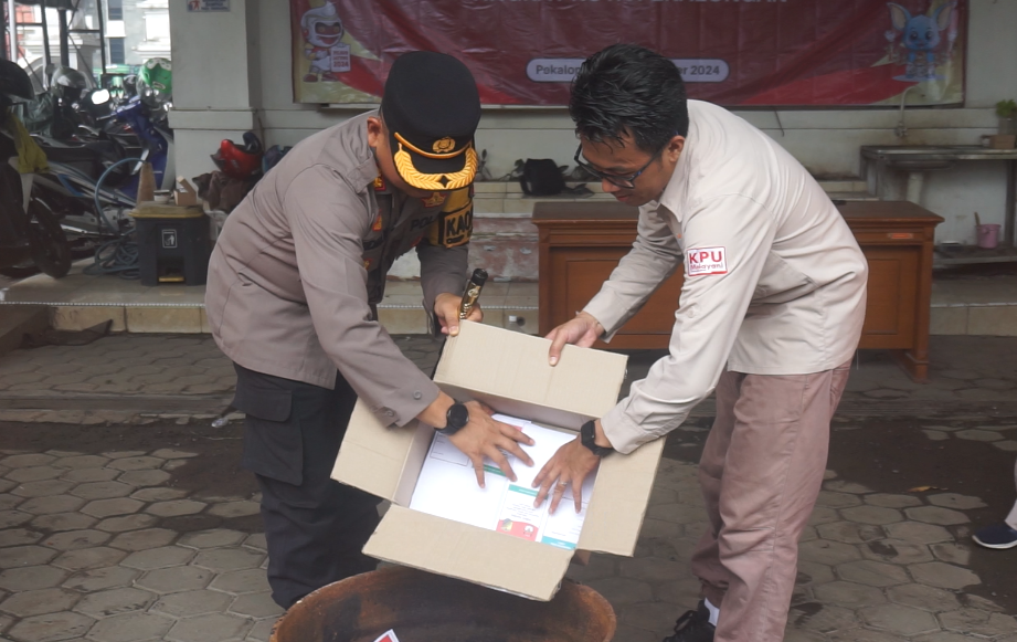 KPU Musnahkan 1. 336 Lembar Surat Suara Rusak Dan Berlebih