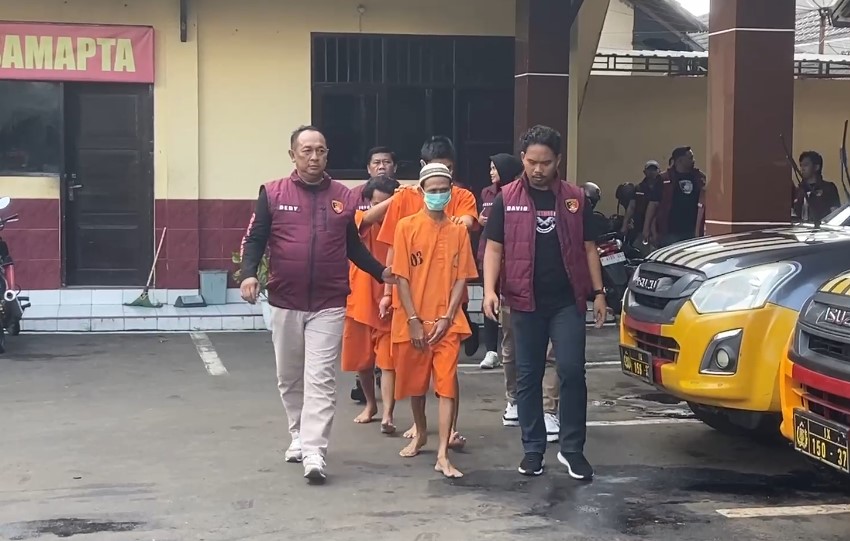 Pura-pura Rekrut Kerja, Sopir Perkosa Gadis dan Ancam dengan Pistol Mainan