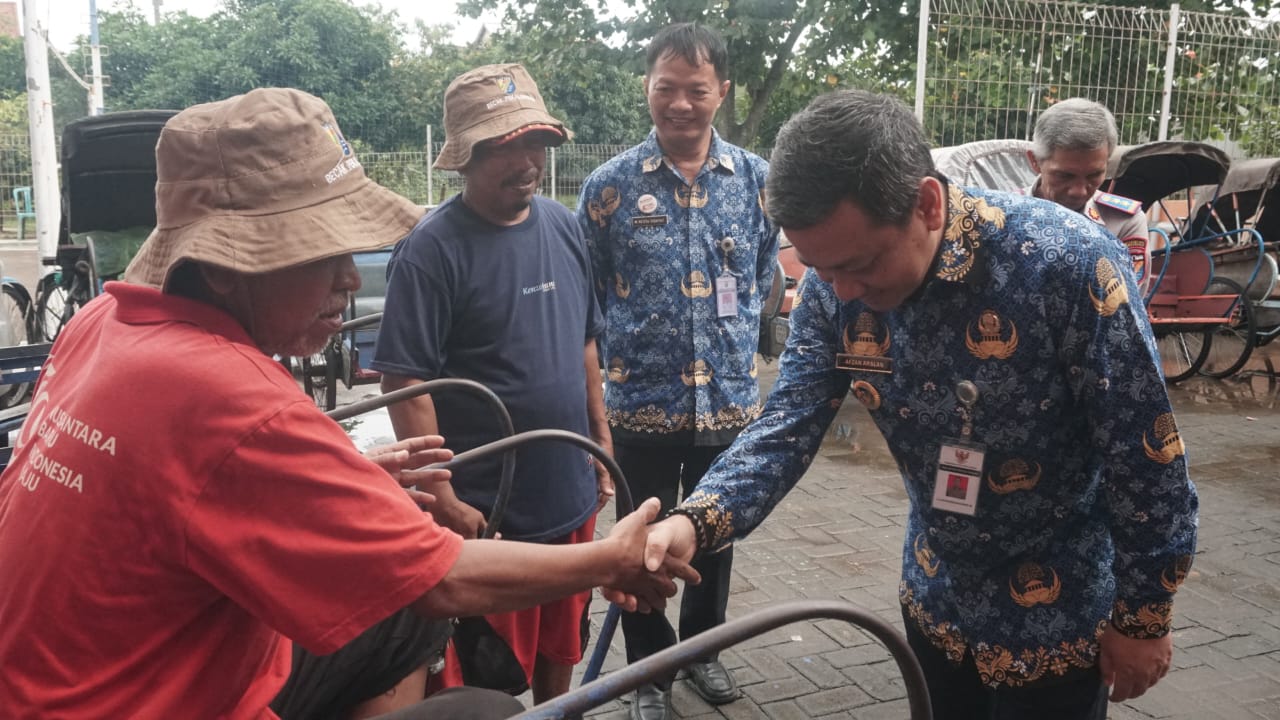 Wali Kota Temui Penarik Becak, Dengarkan Keluhan Mereka