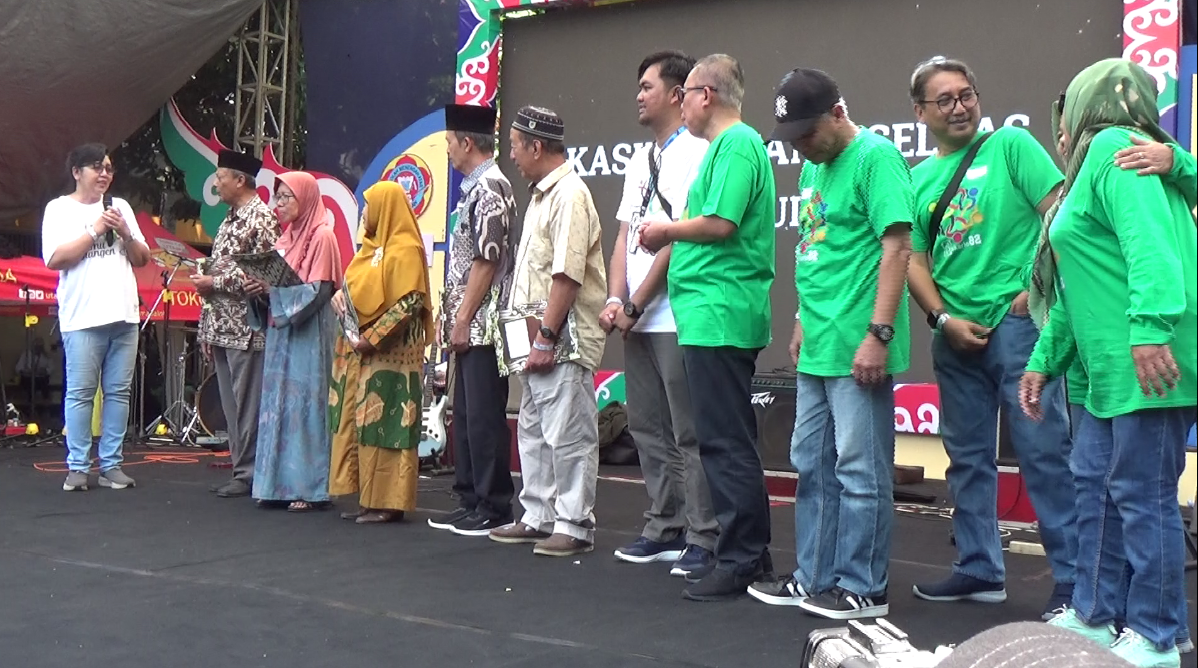 Reuni Akbar ASKARLO Berikan Tali Asih Kepada 47 Guru Dan Karyawan Purna