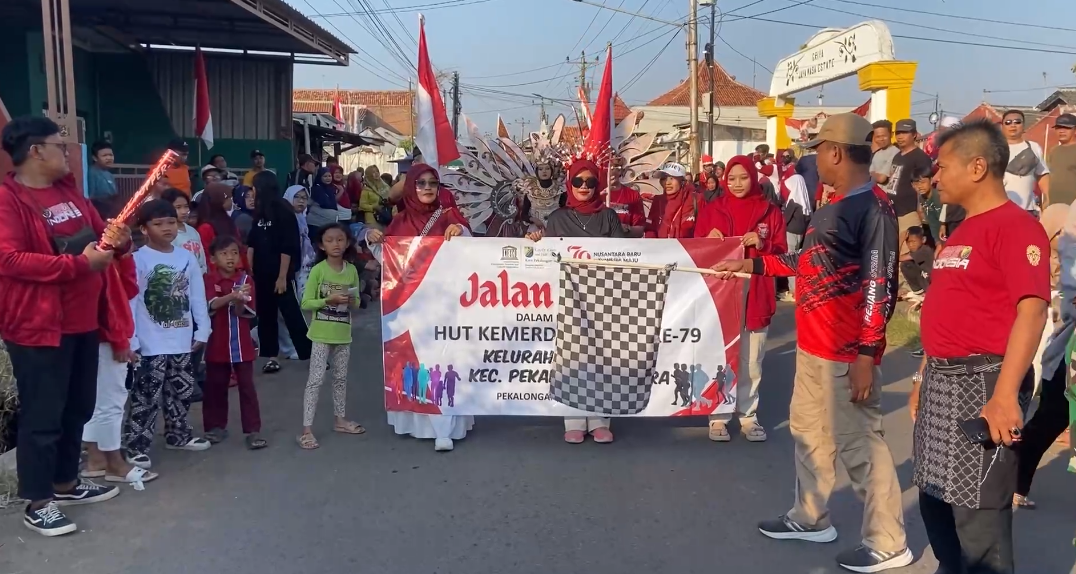 Semarakkan Hut RI Ke 79, Ribuan Warga Krapyak Jalan Sehat Bersama 