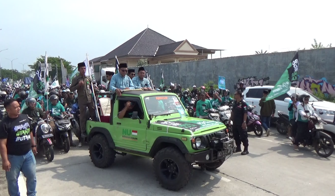 Ribuan Simpatisan Ikut Kawal Pengundian Nomor Urut Paslon Utama di KPU Kota Pekalongan