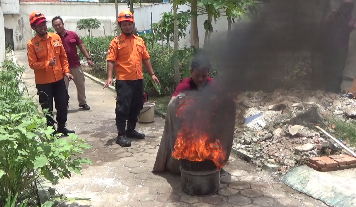 Tingkatkan Kesiapsiagaan Bencana, Petugas dan Warga Binaan Rutan Pekalongan Dibekali Cara Selamatkan Diri 
