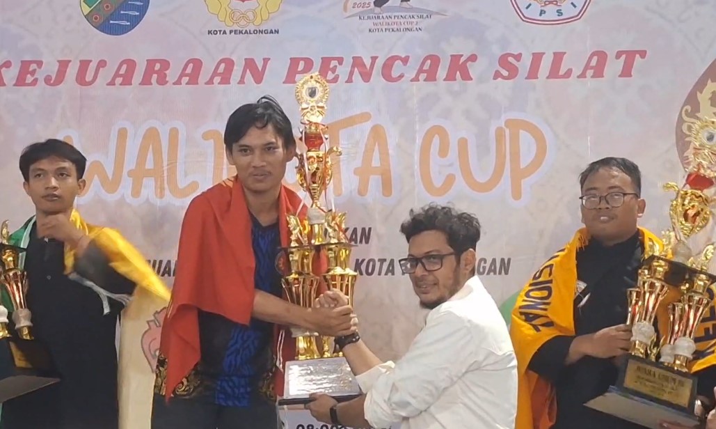 Tapak Suci Juara Umum Pencak Silat "Walikota Cup 2025"