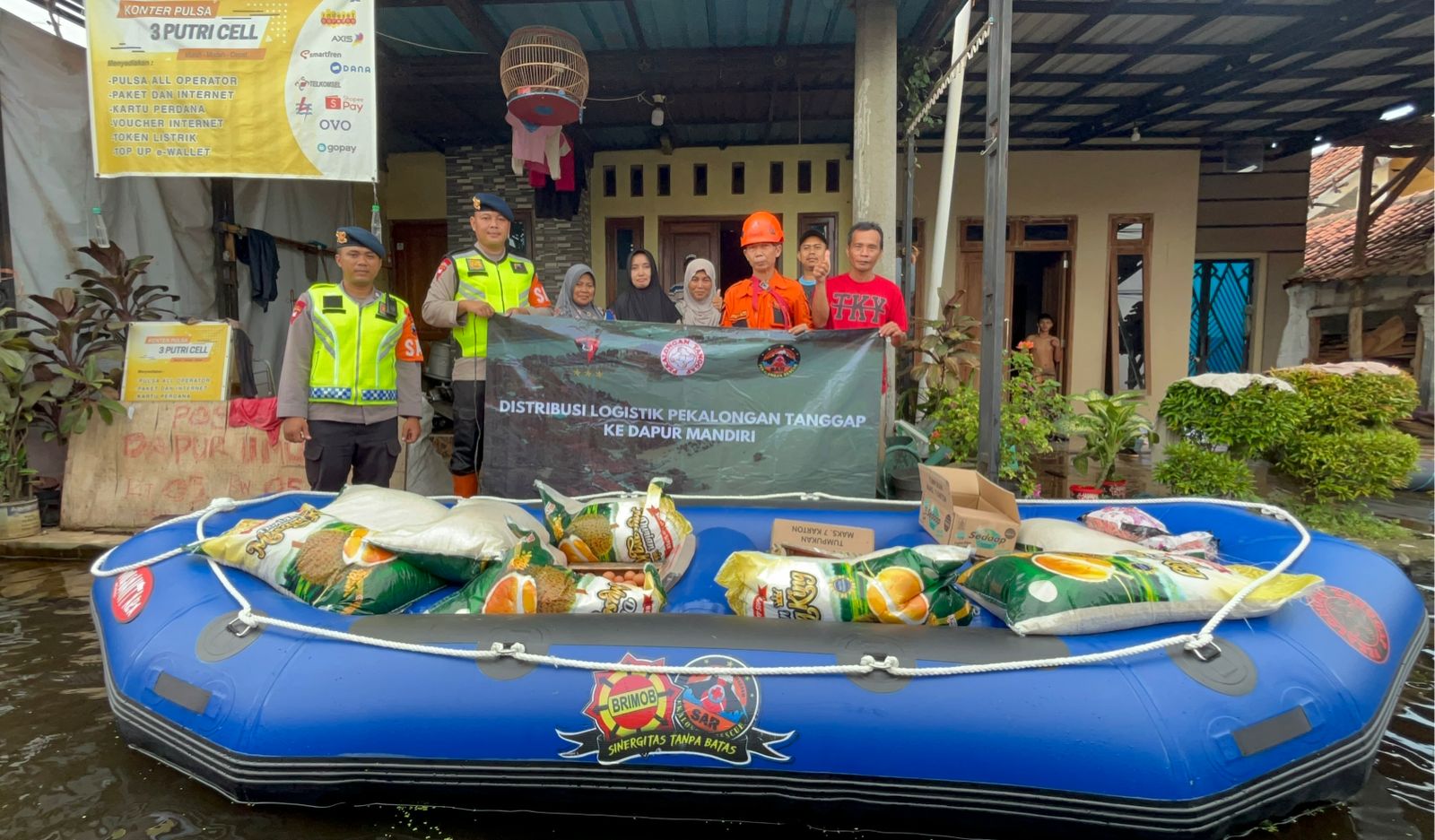 Setengah Bulan Terendam Banjir, Komunitas Pekalongan Tanggap Kembali Suplai 13 Dapur Umum Mandiri Warga