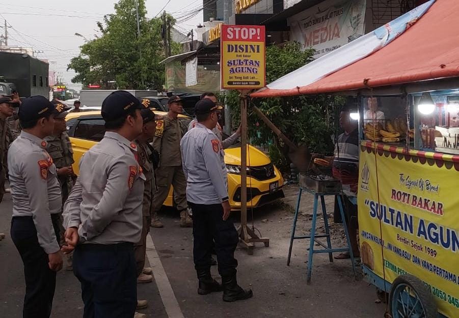 Dishub Kota Pekalongan Tata Parkir dan Tertibkan Pedagang Kaki Lima