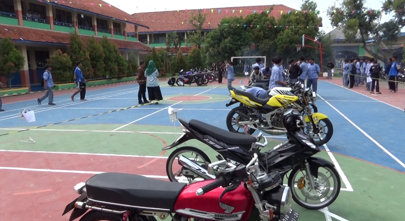 Mengasah Kreativitas dan Sportivitas Siswa: SMK Muhammadiyah Pekalongan Gelar Kontes Modifikasi Motor.
