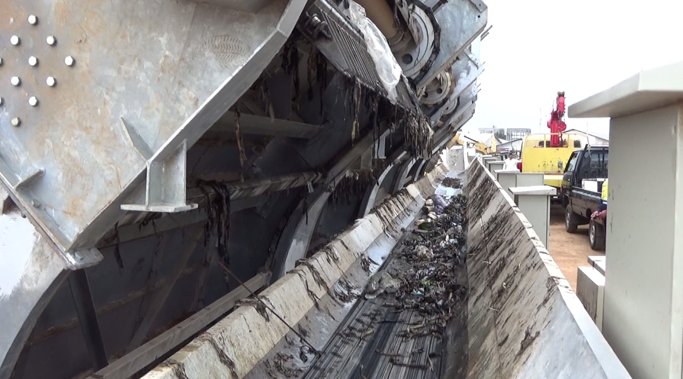Bendung Gerak Kota Pekalongan Dilengkapi Automatic Rotary Screen, Alat Pengambil Sampah Otomatis