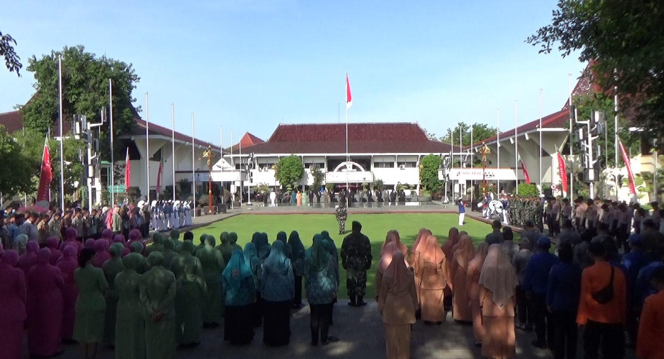 Wali Kota Pekalongan Pimpin Upacara Peringatan Bela Negara dan Hari Ibu