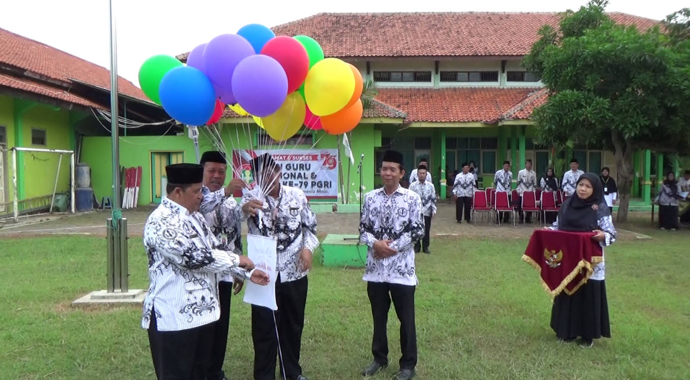 PGRI Kota Pekalongan Gelar Upacara Hari Guru Nasional dan HUT ke-79