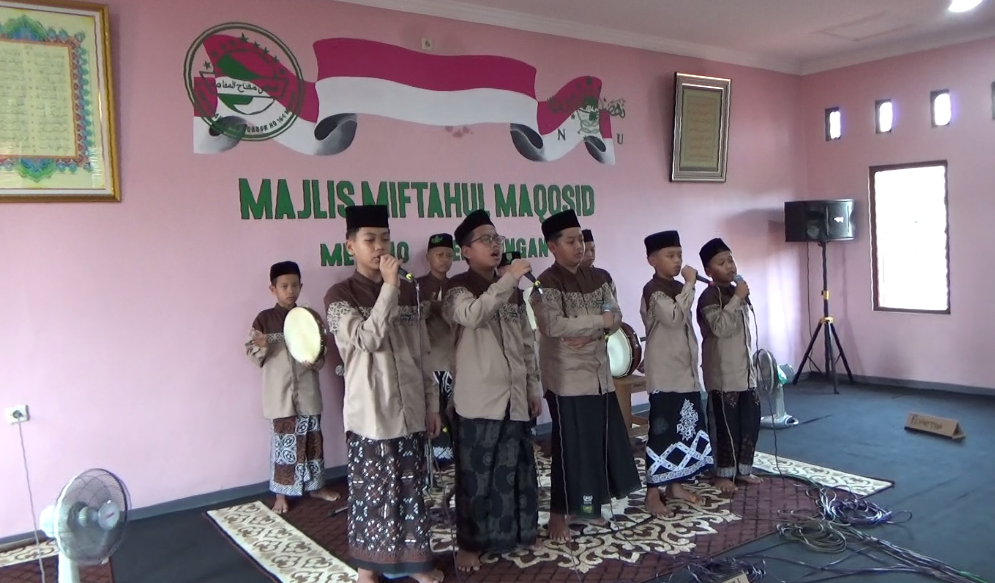 4 Grup Ikuti Lomba Qosidah Simtuddhuror Al Banjari Sekelurahan Medono Tingkat Pemula