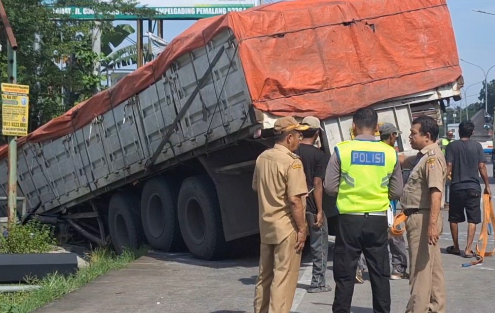 Kecelakaan Beruntun Di Comal Baru 2 Orang Tewas 