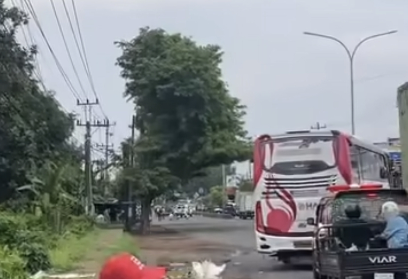 Hebohkan Medsos Merenggut Korban Lagi! Truk Tronton Tewaskan Siswa SMA di Jalur Pantura Pekalongan