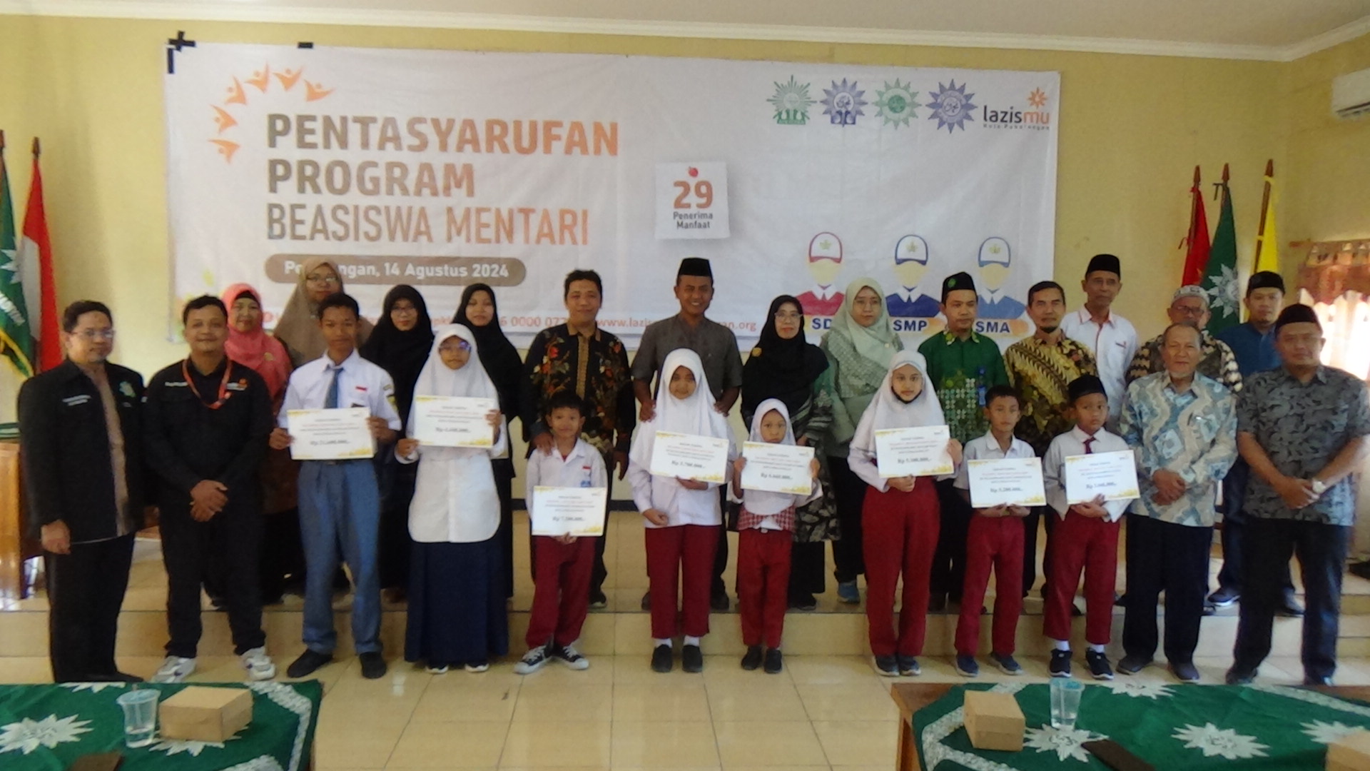Lazismu Kota Pekalongan Tasharruf Beasiswa Mentari untuk 29 siswa