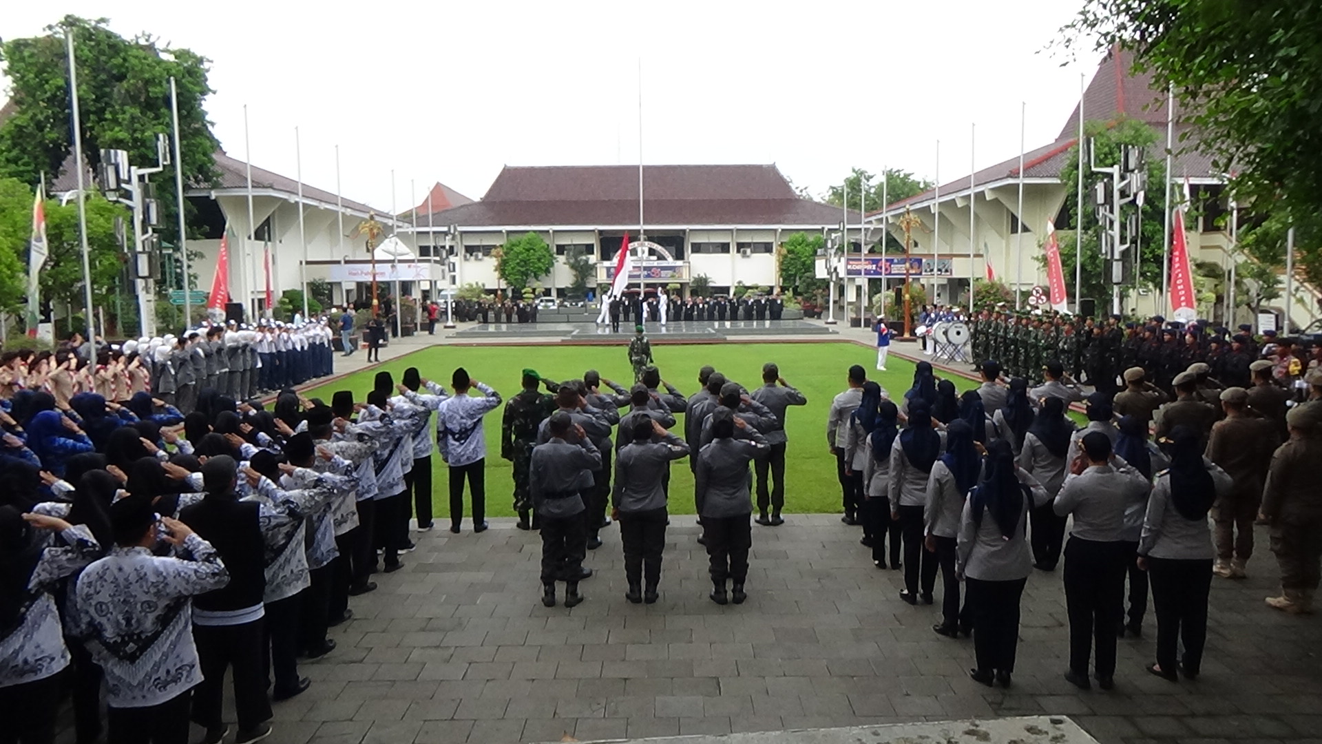 Peringati Hari Pahlawan, Ajak Generasi Muda Selalu Hargai Perjuangan Pahlawan