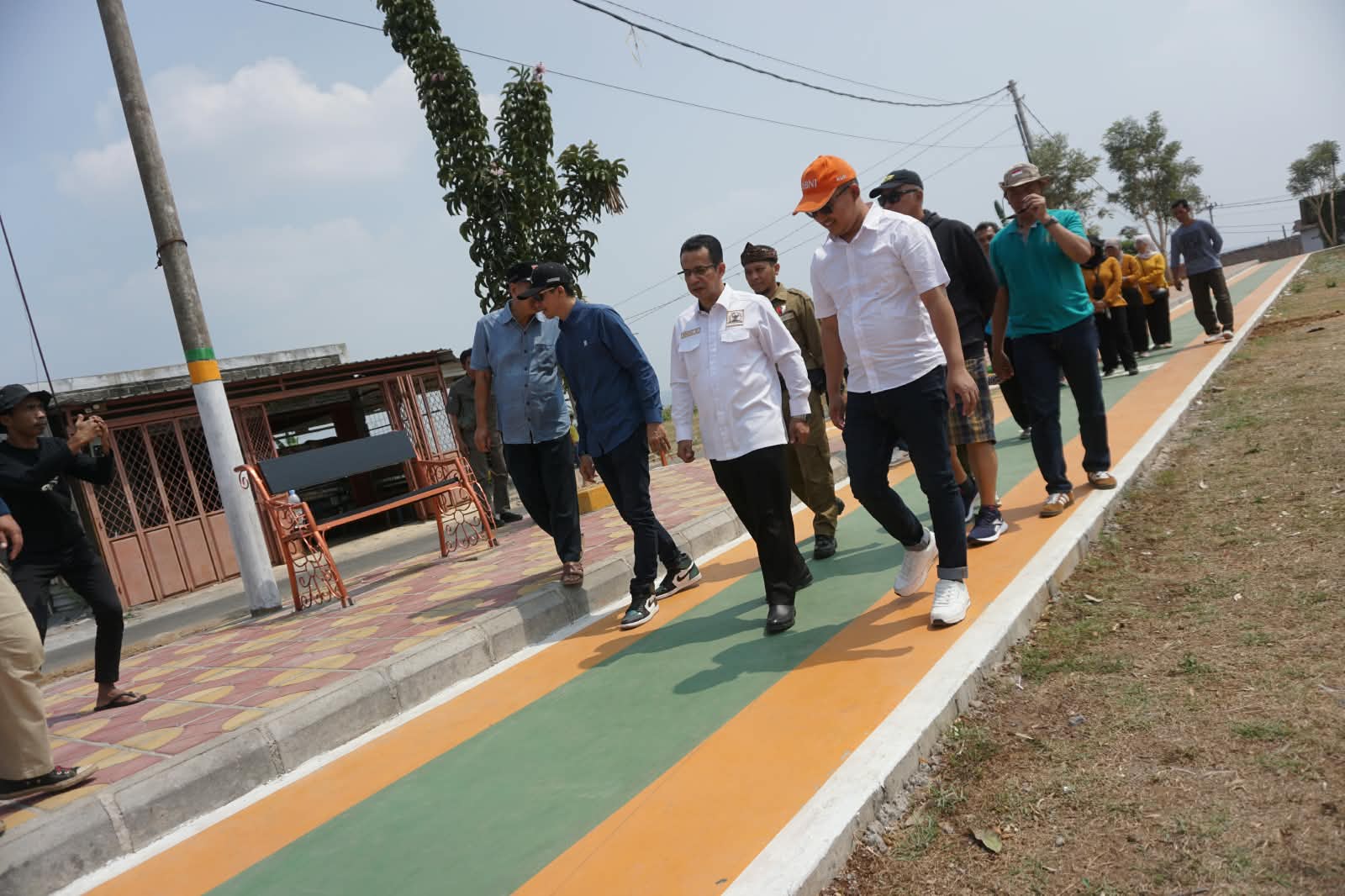 Waga Limpung Kini Punya Jogging Track Baru, Berkat CSR BNI Lewat Rizal Bawazier