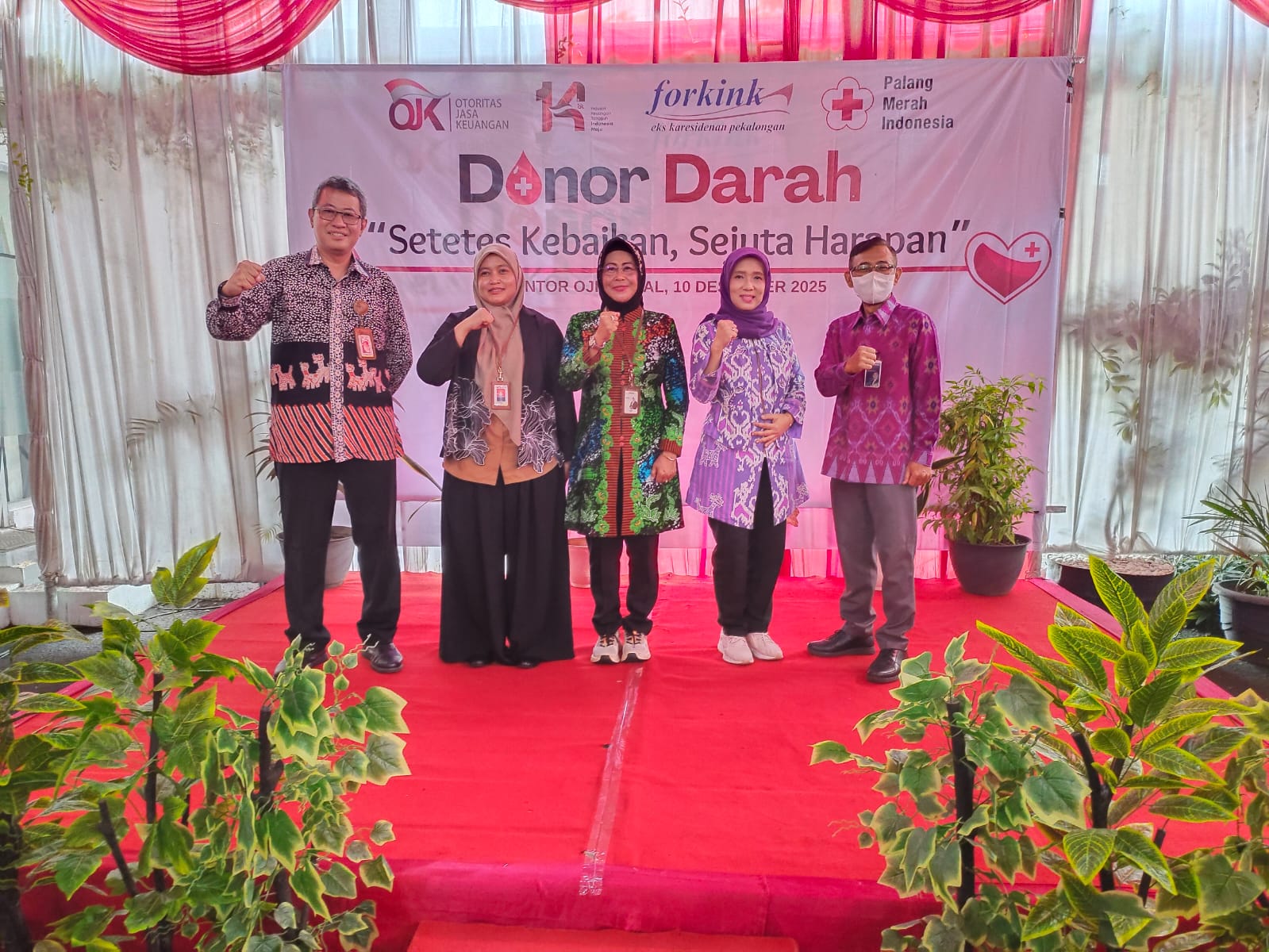 Dorong Kepedulian Sosial dan Literasi Keuangan, OJK–Forkinka Adakan Donor