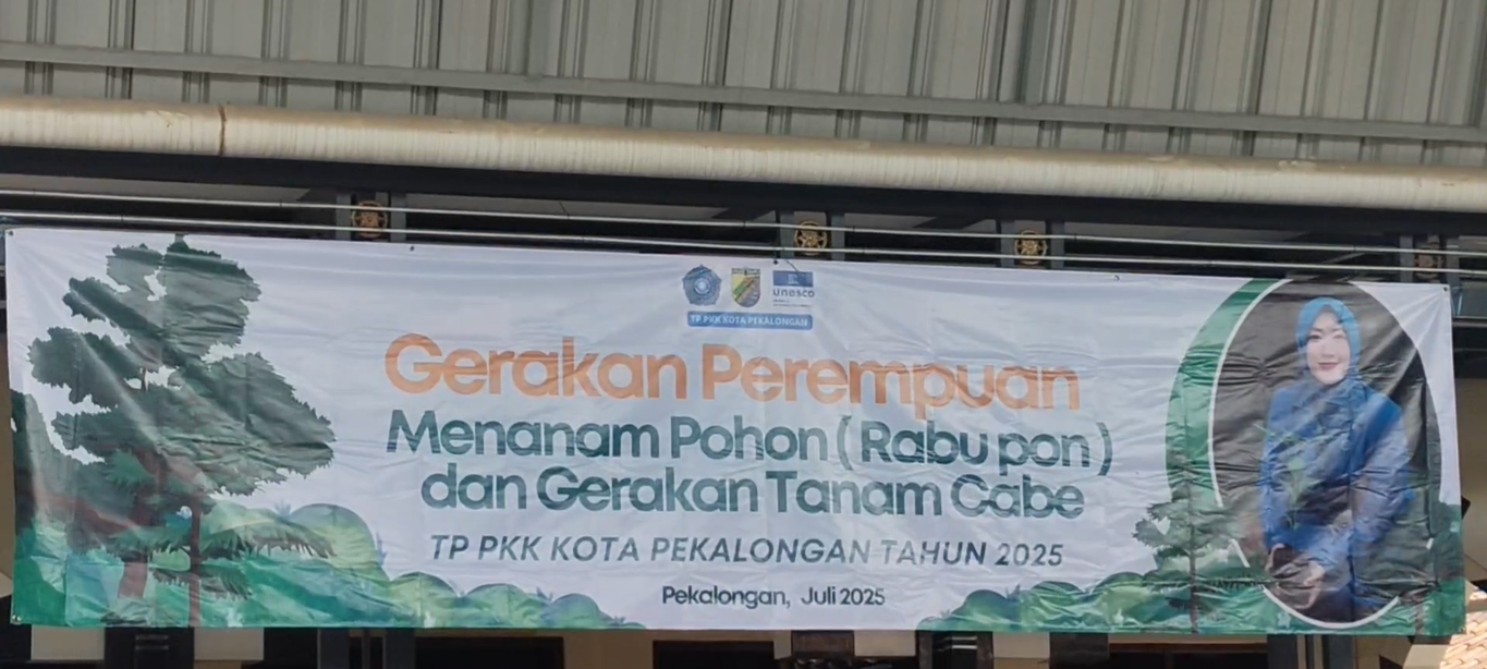 Rabu Pon, PKK Pekalongan Tanam Pohon Serentak Perkuat Pangan Keluarga