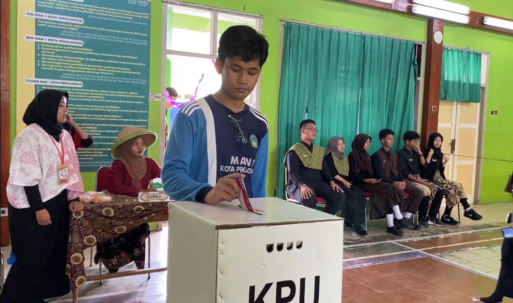 Mirip Pemilu, Ribuan Siswa MAN 1 Kota Pekalongan Nyoblos Ketua OSIM