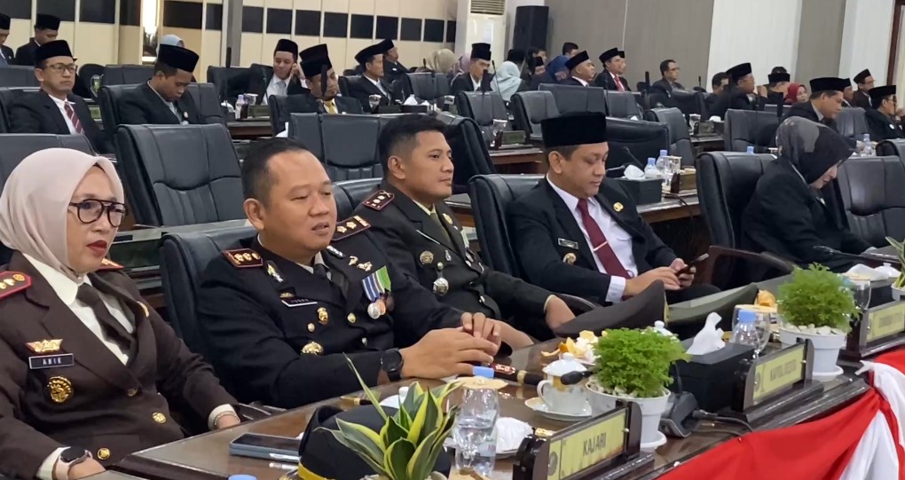 Rapat Paripurna, DPRD dan Pemkot Pekalongan Dengarkan Pidato Kenegaraan