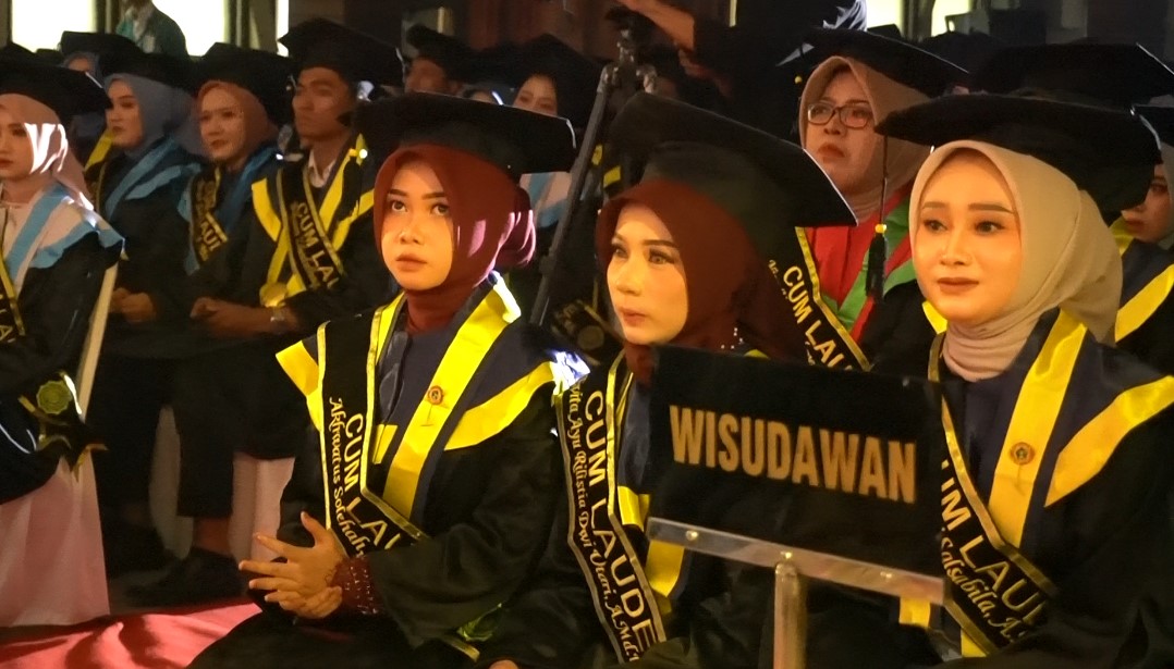 Universitas Muhammadiyah Pekajangan Pekalongan Wisuda 180 Mahasiswa