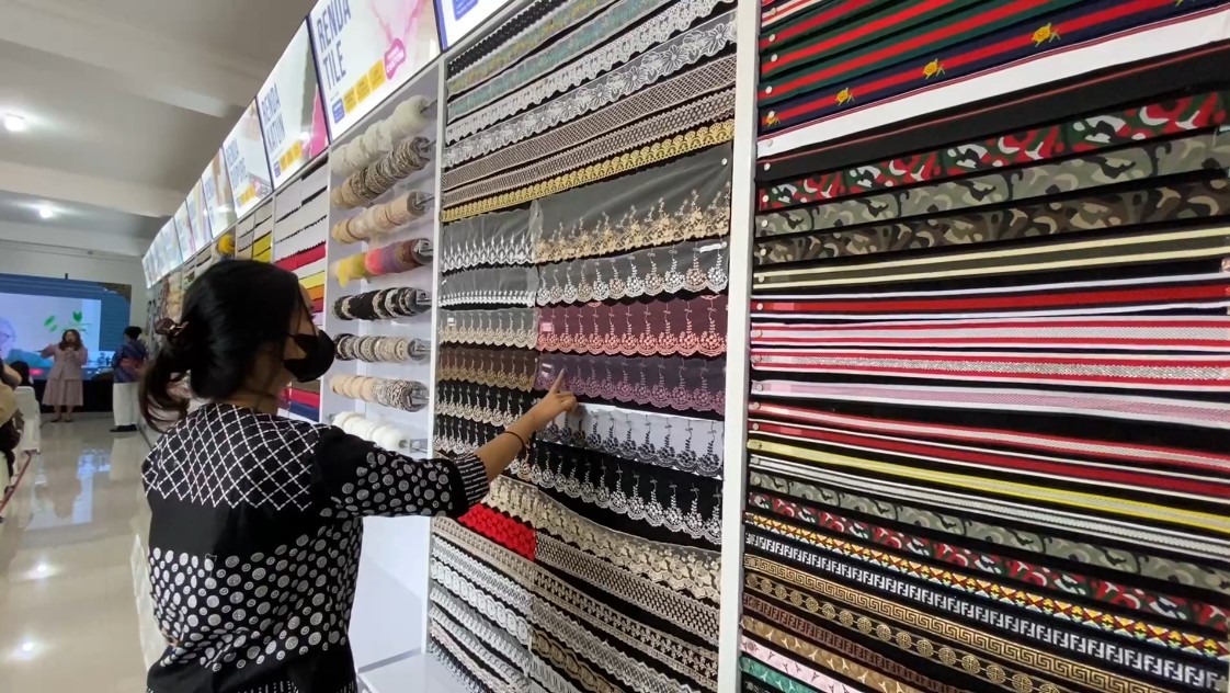 Charisma Store Hadir, Dukung Produsen Garmen Kreatif