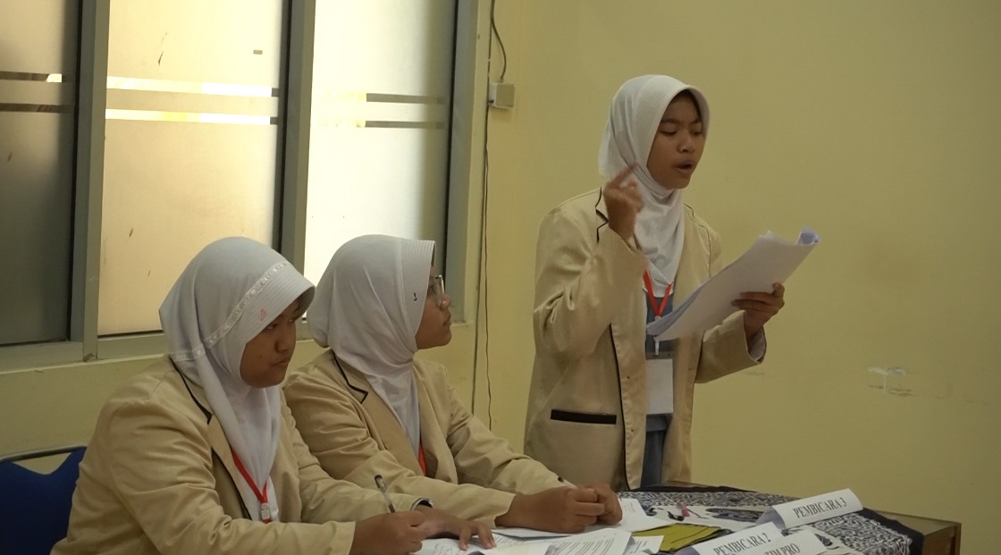 Pelajar Se Jateng Ikuti Lomba Debat Fakultas Hukum Unikal