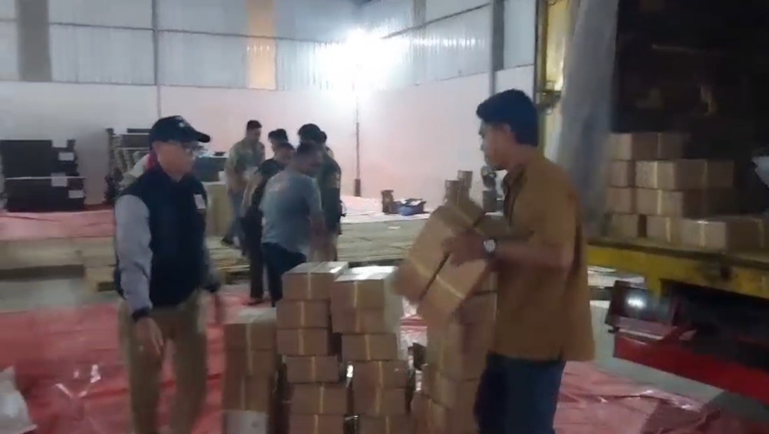 470 Ribuan Surat Suara Pilgub Jateng Dan Pilwalkot Pekalongan Tiba Di Gudang KPU