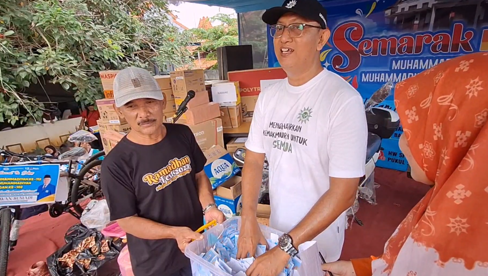 Ribuan Warga Pekajangan Jalan Sehat Milad Ke-112 Muhammadiyah