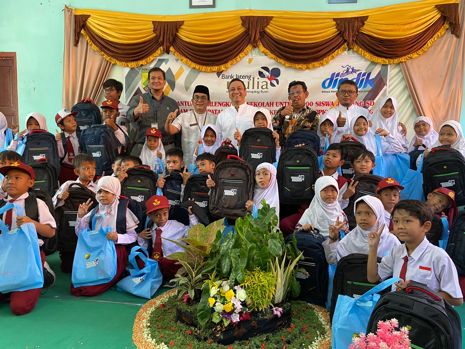 Bantuan Perlengkapan Sekolah Disambut Baik Oleh Guru Dan Siswa