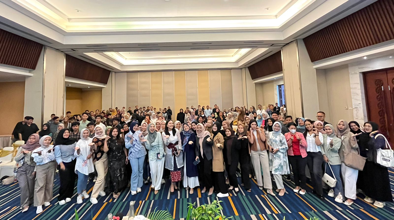 Gelar Seminar Wicara Publik Hotel Santika Pekalongan Sukses Gaet Ratusan Peserta