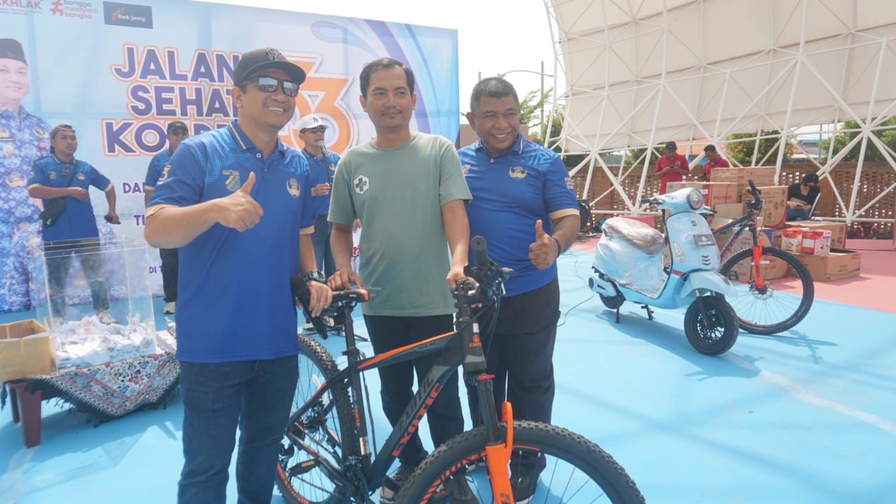 Puncak Kemeriahan HUT ke-53 KORPRI Disemarakkan dengan Jalan Sehat Bertabur Hadiah