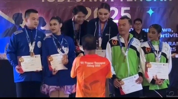 IODI PEKALONGAN RAIH 3 EMAS DI BABAK KUALIFIKASI DANCESPORT PORPROV JATENG 2025