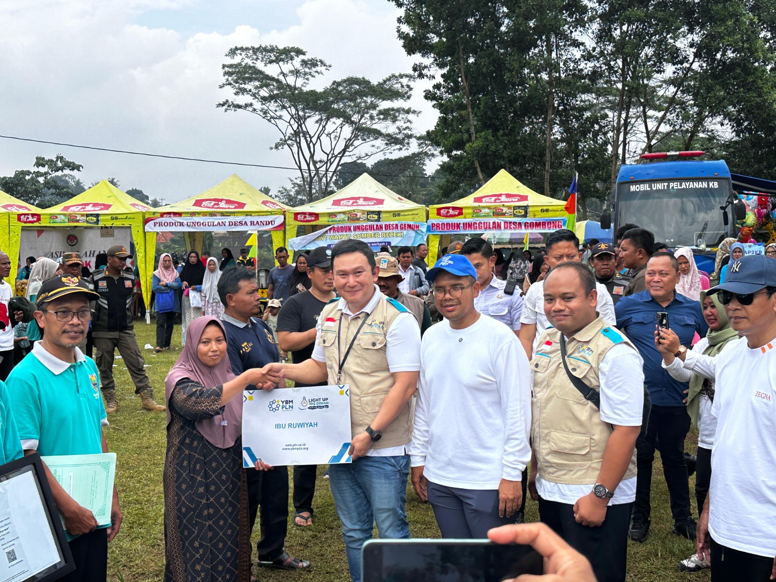 Listrik Untuk Rakyat, Kolaborasi PLN UP3 Pekalongan & Pemkab Batang Berikan Bantuan Sambungan Listrik Gratis Bagi Warga Tidak Mampu di Kab. Batang
