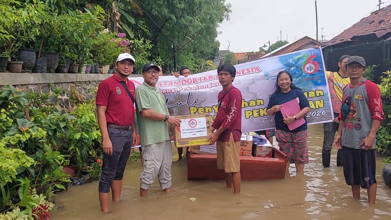 POGI SEMARANG BERSAMA  IDI PEKALONGAN  DAN IDAI SALURKAN BANTUAN UNTUK WARGA TERDAMPAK BANJIR