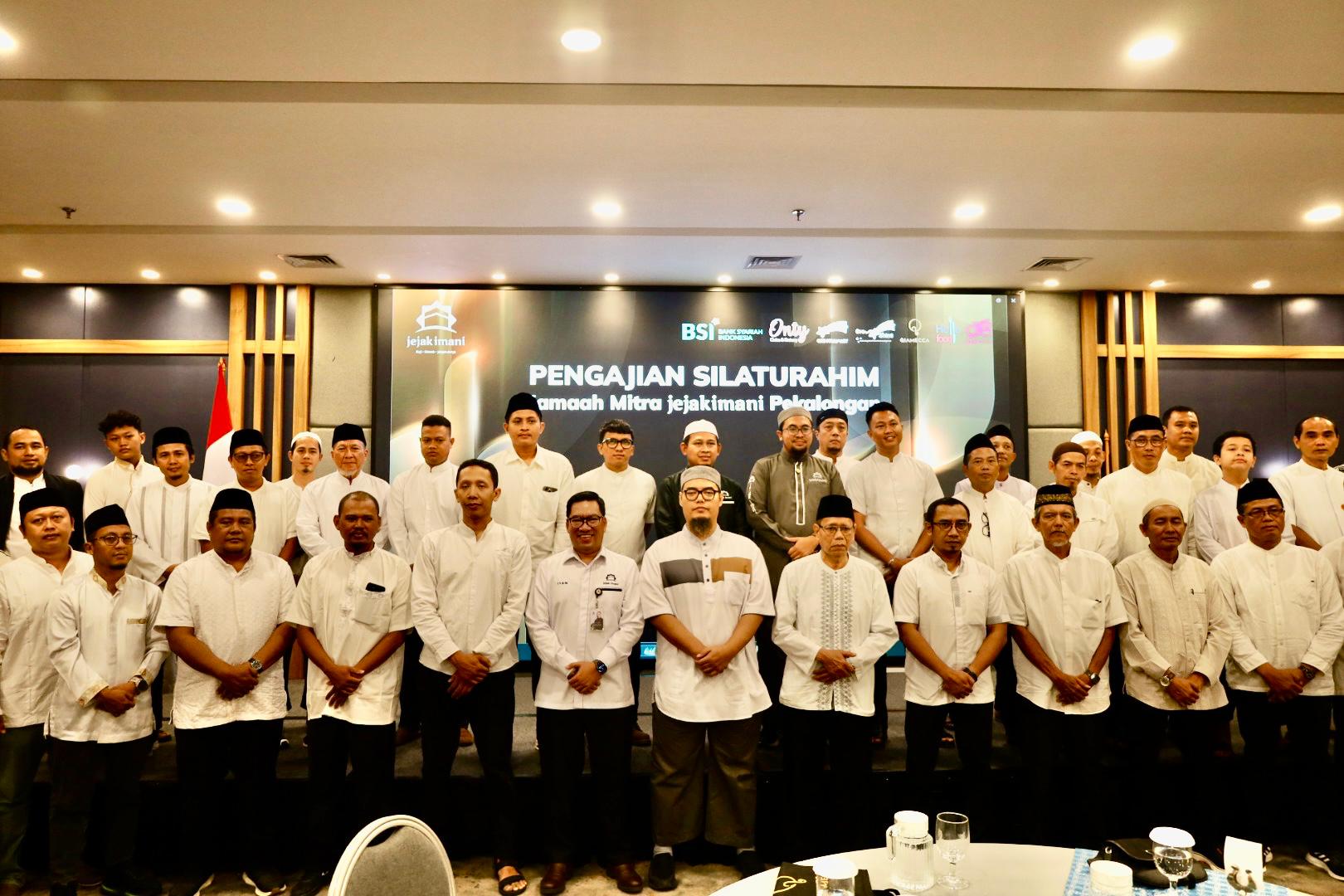 Pererat Tali Silaturahmi, Jejak Imani Pekalongan Gelar Pengajian Rutin Bersama Jemaah