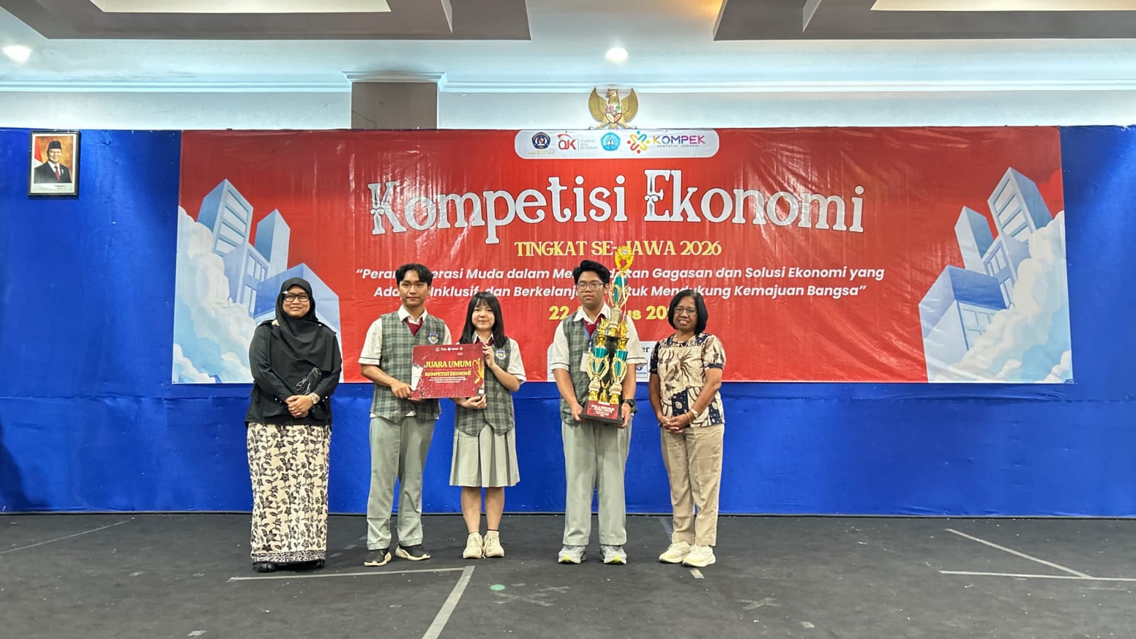 Benteng Risiko Keuangan Digital, OJK Gembleng Pelajar Se-Jawa Lewat Kompek 2026