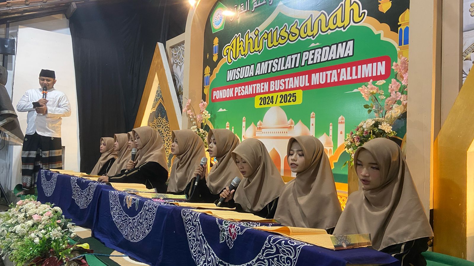 Wisuda Amstilati Perdana, Ponpes Bustanul Muta’allim Cetak Santriwati Ahli Kitab Kuning di Usia Belia